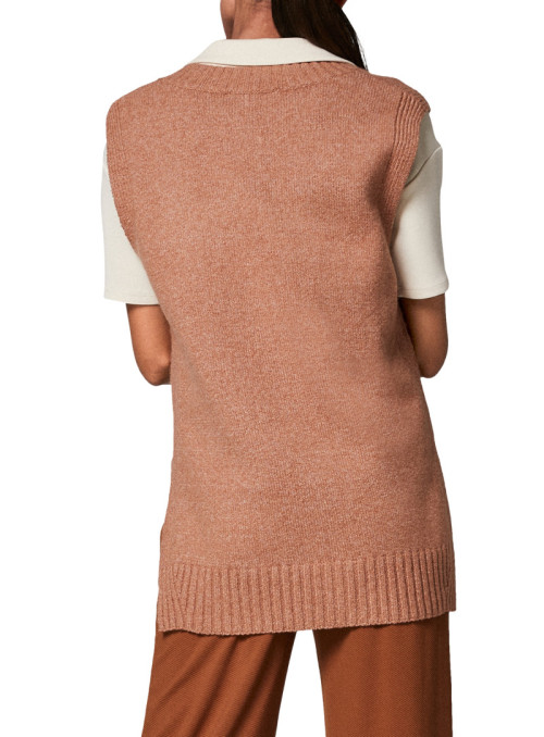 Knitted slipover with V-neck