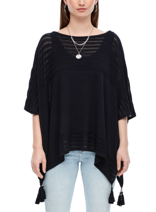 Fine knit poncho with tassels