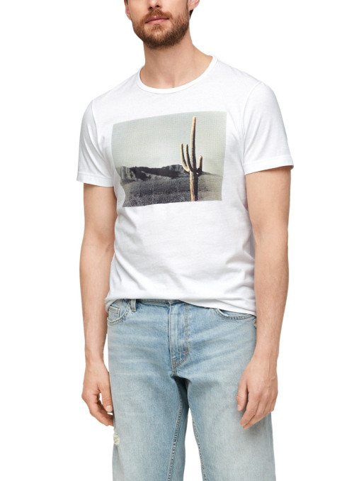 T-shirt with front print