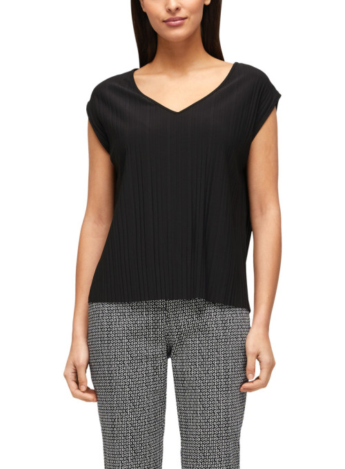 V-neck pleated blouse...