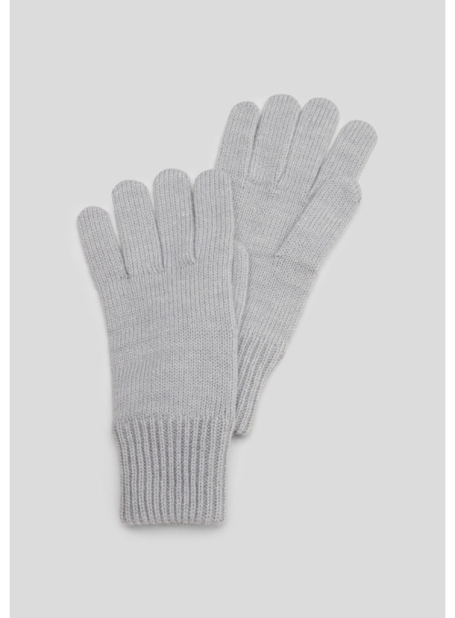 Knitted gloves