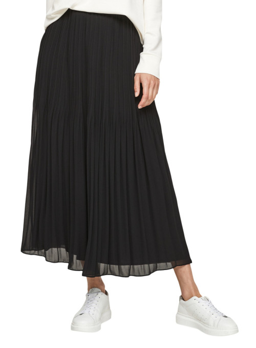 Pleated skirt