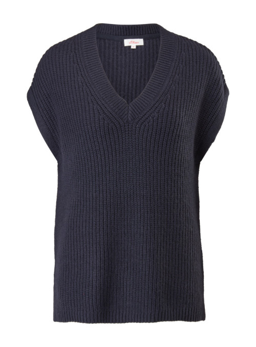 Knitted slipover with V-neck