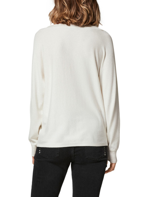 Sweater with boat neckline