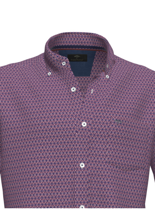 Shirt with discreet pattern...