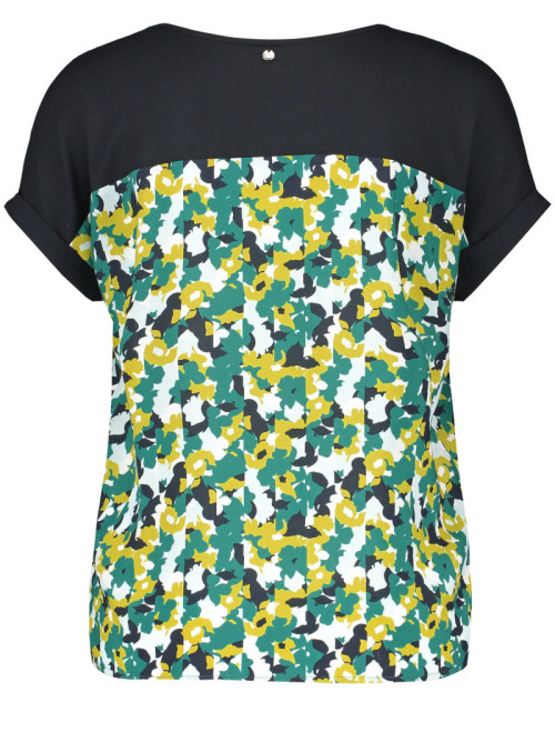 T-shirt with floral pattern...