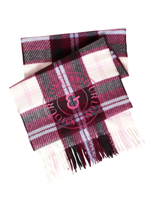 Scarf with check pattern