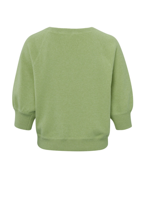 Sweater with raglan sleeves