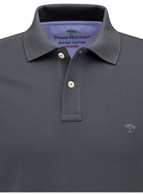 Polo shirt with logo